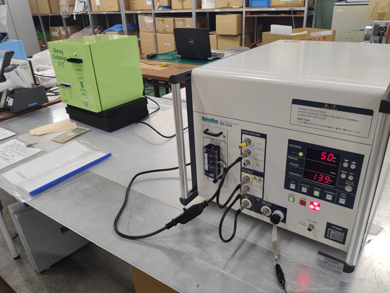 小型両替機　紙幣型の試験